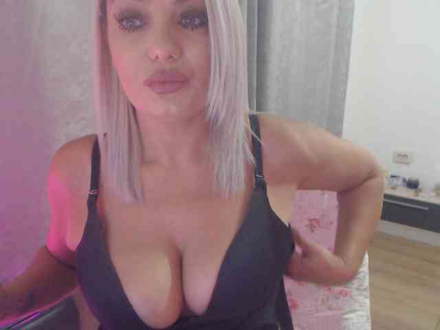 Kiss4foryou webcam