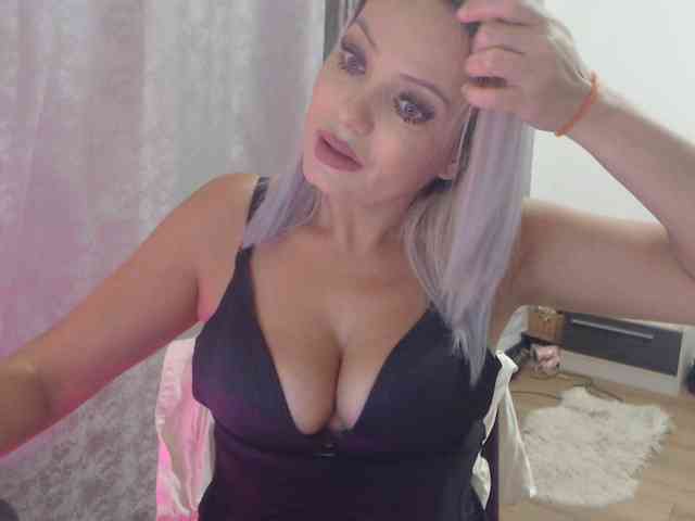 Kiss4foryou webcam