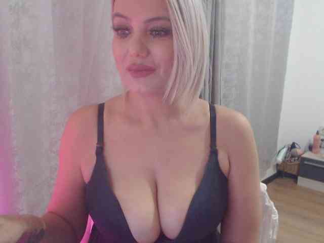 Kiss4foryou webcam