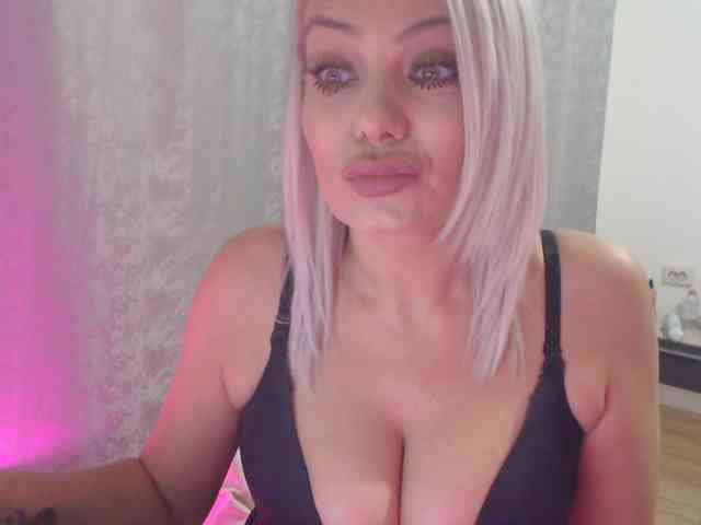 Kiss4foryou webcam