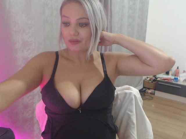 Kiss4foryou webcam