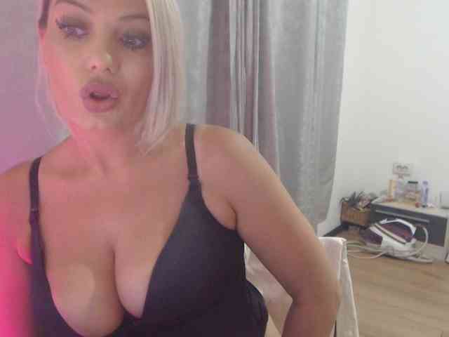Kiss4foryou webcam