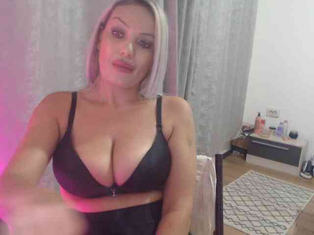 Kiss4foryou webcam
