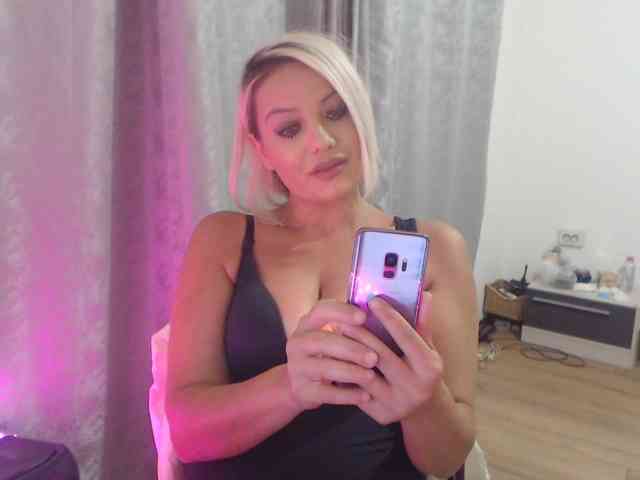 Kiss4foryou webcam
