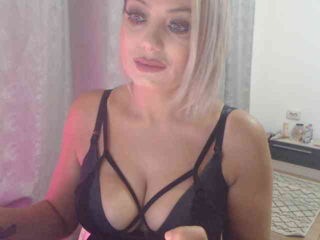 Kiss4foryou webcam