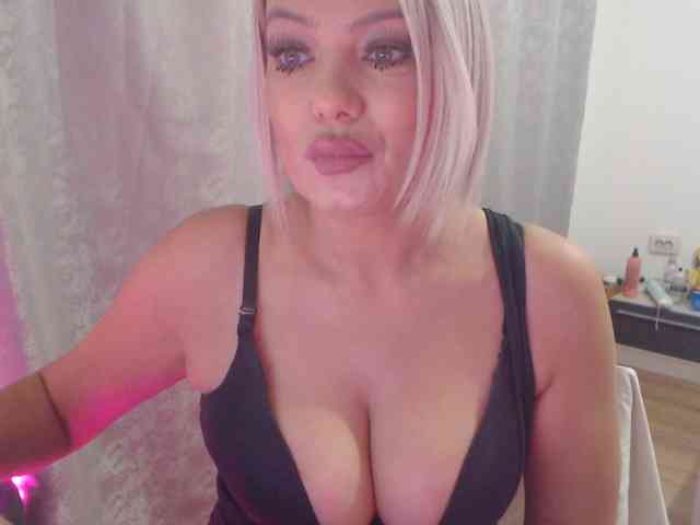 Kiss4foryou webcam