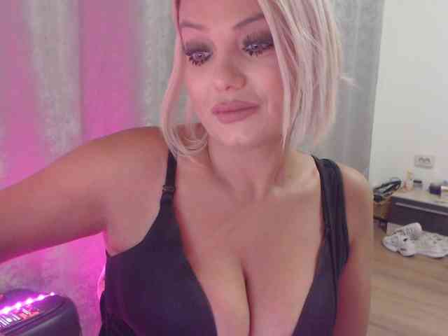 Kiss4foryou webcam