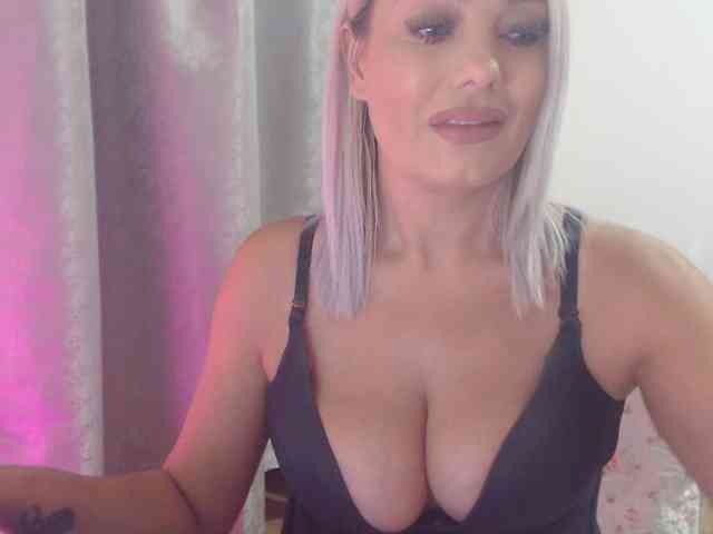 Kiss4foryou webcam