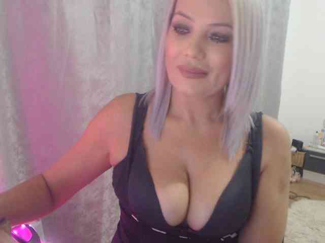 Kiss4foryou webcam