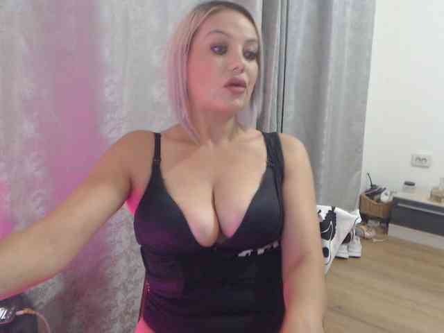 Kiss4foryou webcam
