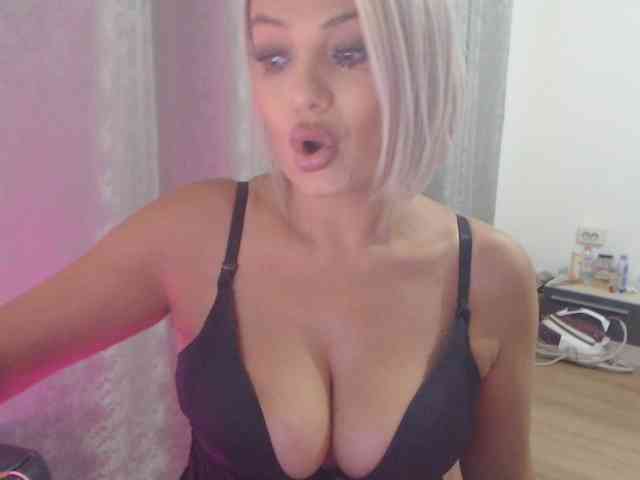 Kiss4foryou webcam