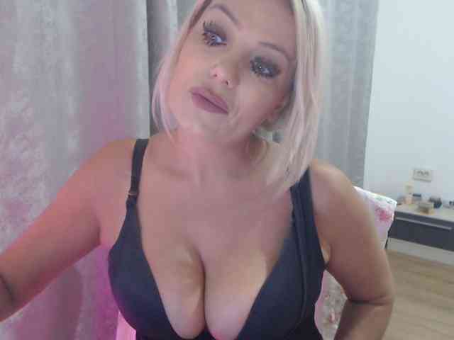 Kiss4foryou webcam