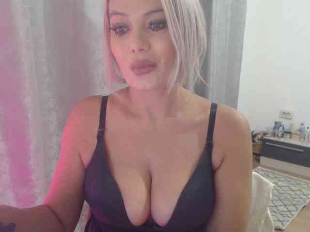 Kiss4foryou webcam