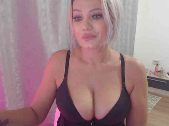 Kiss4foryou webcam