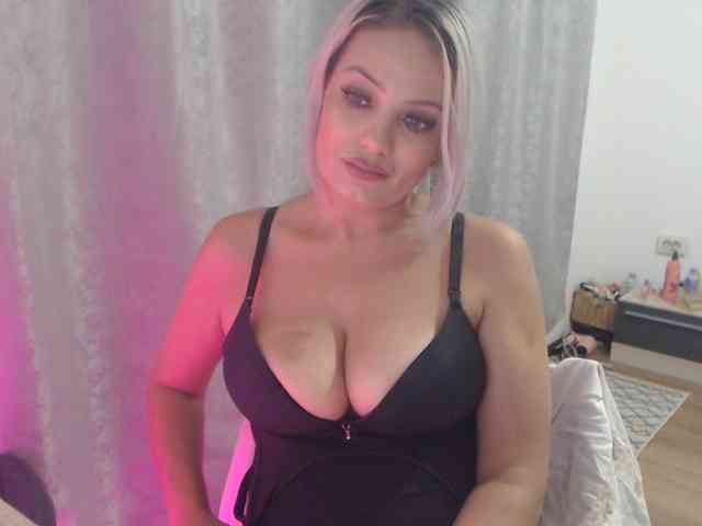 Kiss4foryou webcam