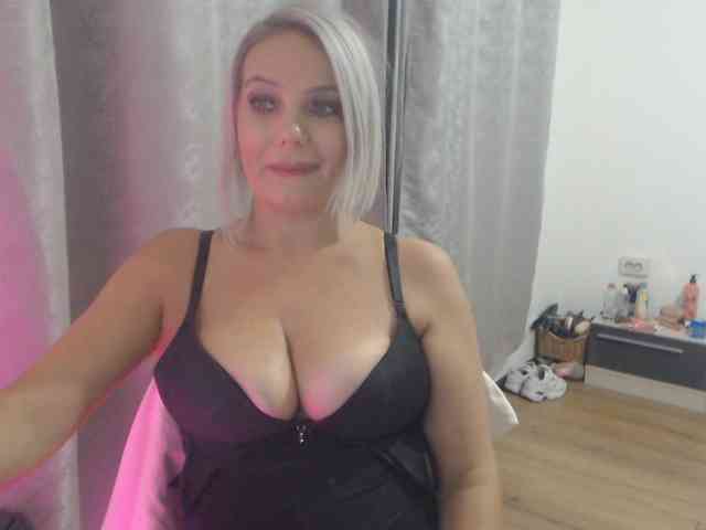 Kiss4foryou webcam