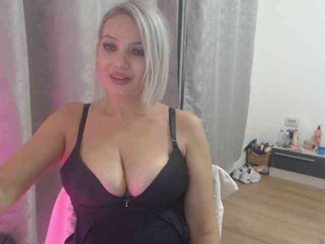 Kiss4foryou webcam