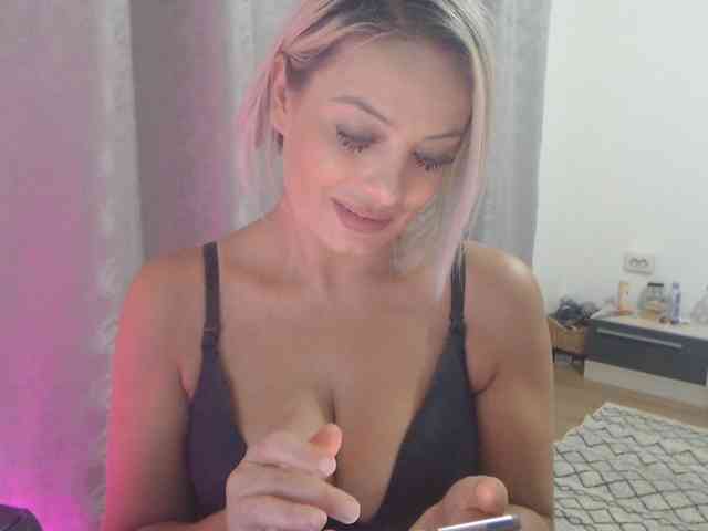 Kiss4foryou webcam