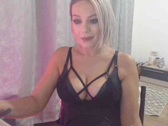 Kiss4foryou webcam