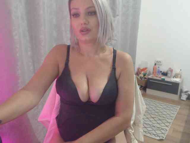 Kiss4foryou webcam