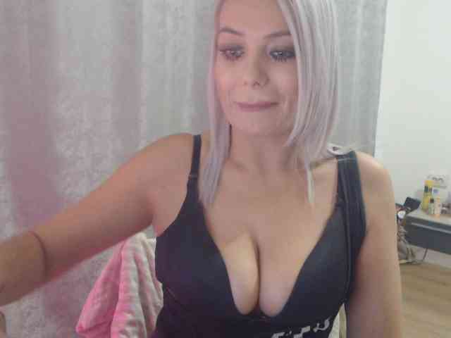 Kiss4foryou webcam