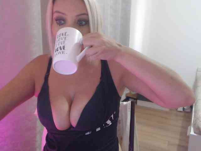 Kiss4foryou webcam