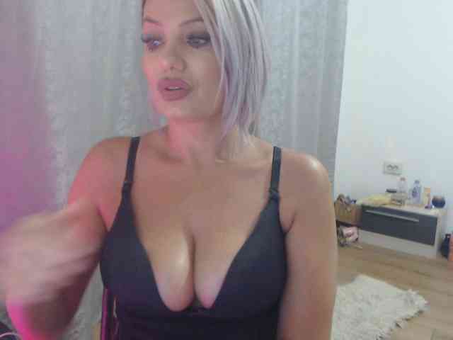 Kiss4foryou webcam