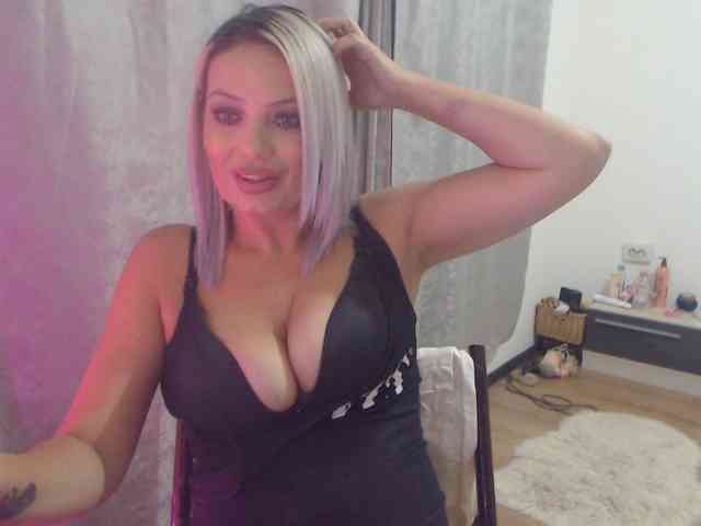 Kiss4foryou webcam
