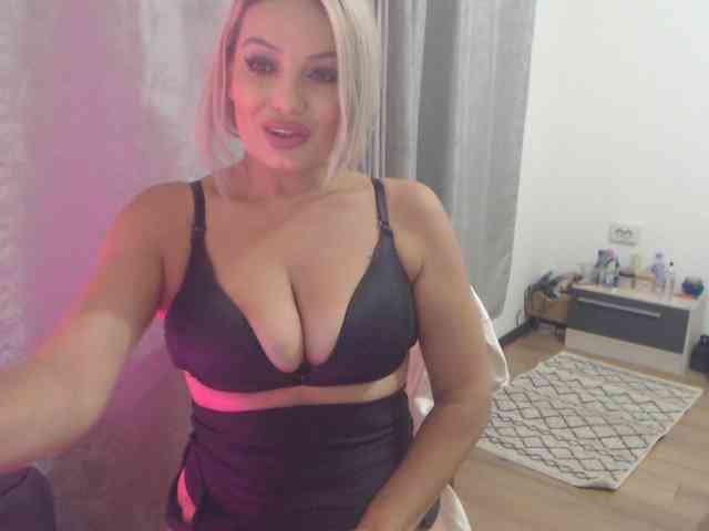 Kiss4foryou webcam