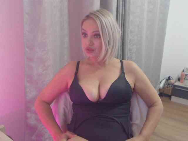 Kiss4foryou webcam