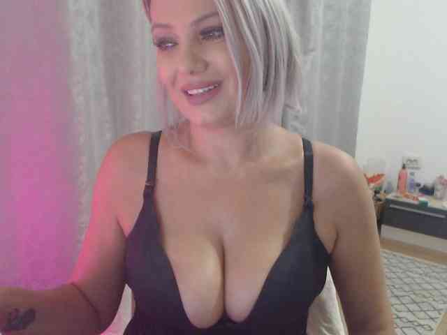 Kiss4foryou webcam