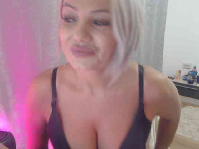 Kiss4foryou webcam