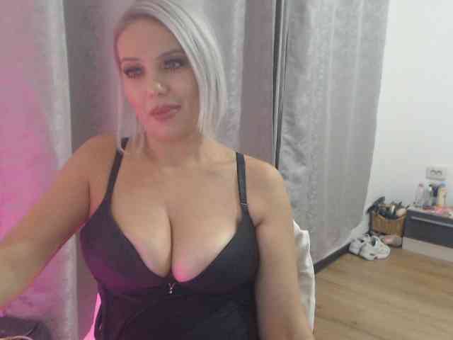 Kiss4foryou webcam