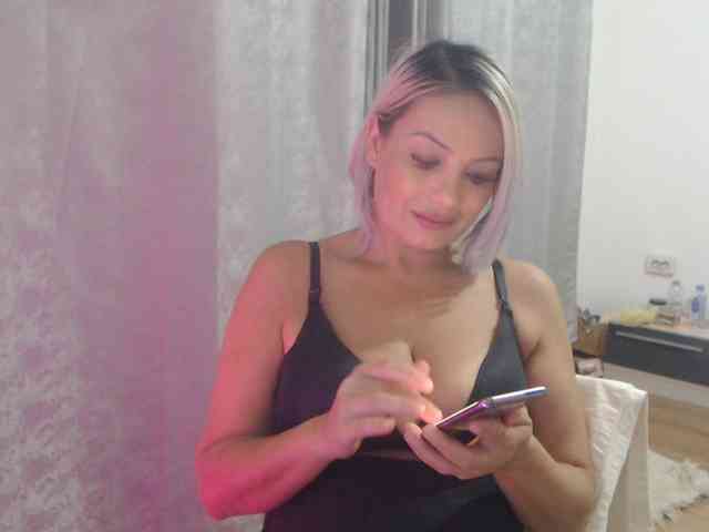 Kiss4foryou webcam