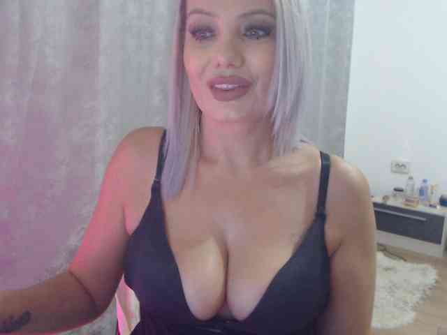 Kiss4foryou webcam