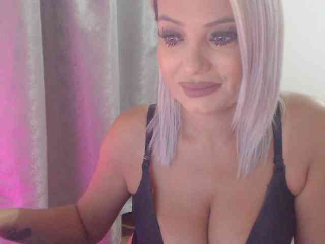 Kiss4foryou webcam