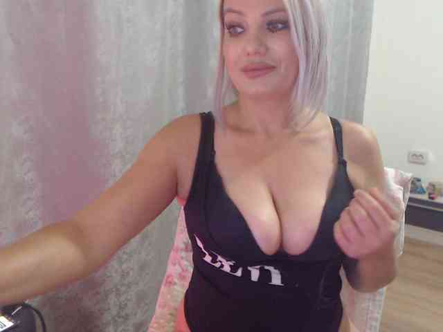 Kiss4foryou webcam