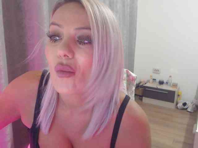 Kiss4foryou webcam