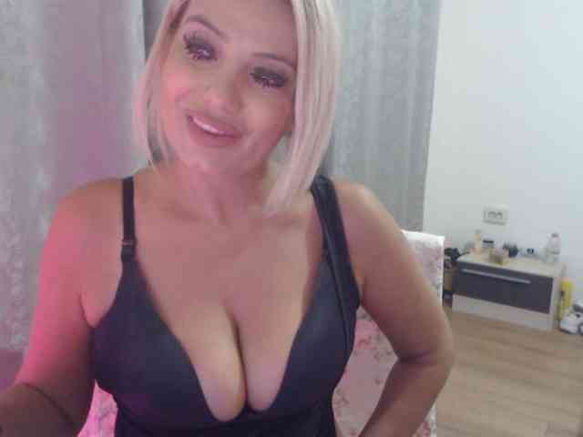 Kiss4foryou webcam