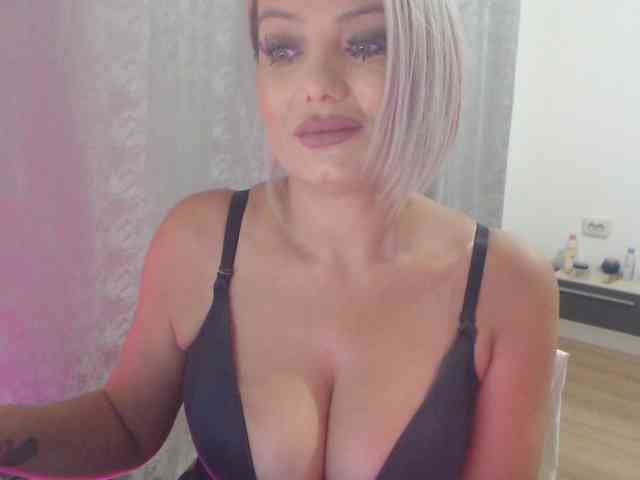Kiss4foryou webcam