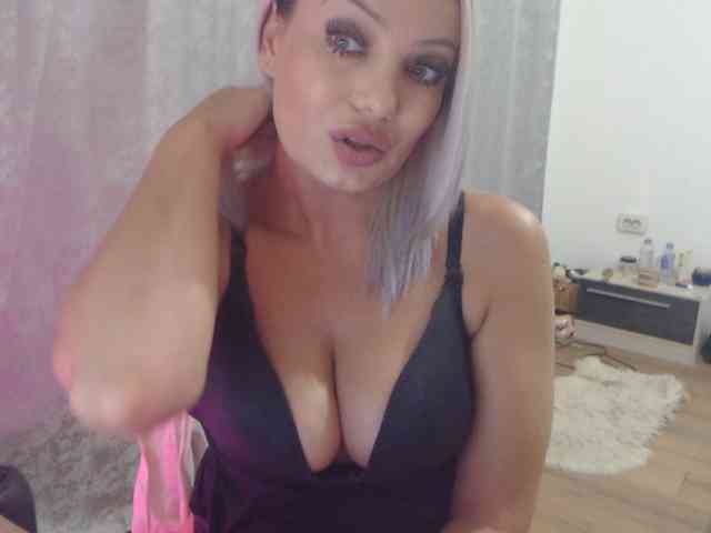 Kiss4foryou webcam