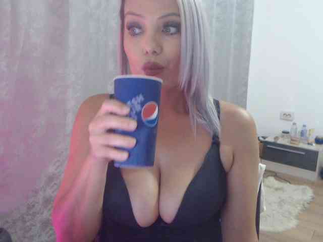 Kiss4foryou webcam