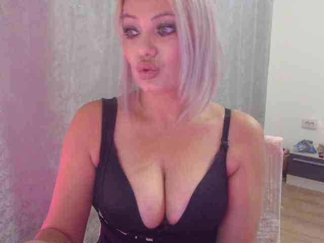 Kiss4foryou webcam