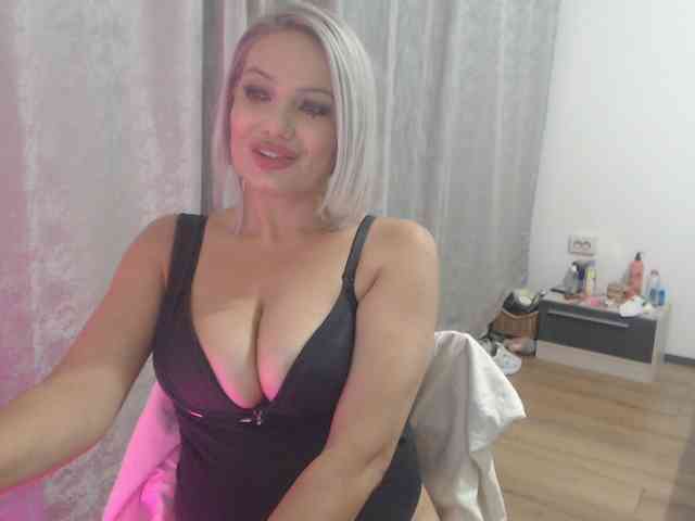Kiss4foryou webcam