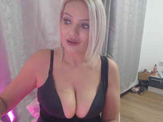 Kiss4foryou webcam