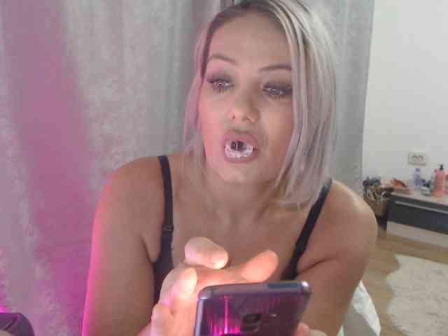 Kiss4foryou webcam