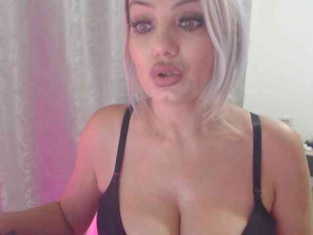 Kiss4foryou webcam