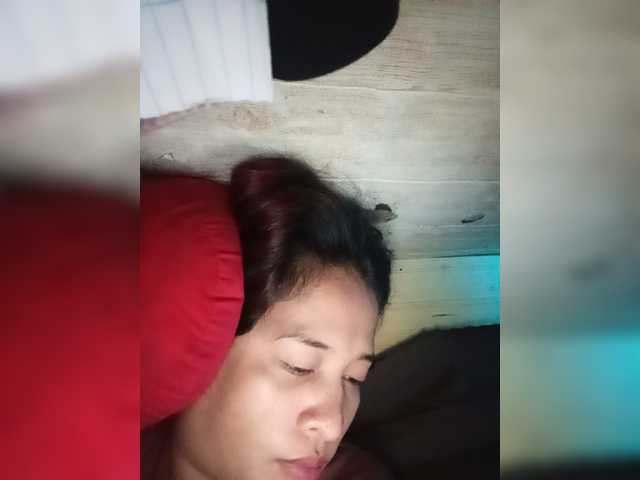 Rainie live cam preview