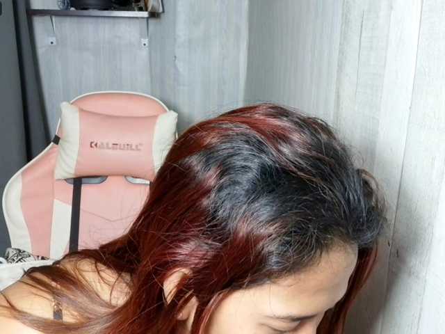Rainie live cam preview