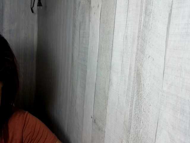 Rainie live cam preview